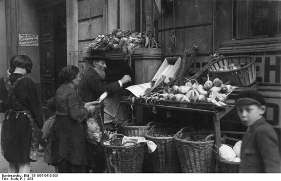 A photograph of Berlin – Transit city – heart of the German Empire. Meeting point of Jewish migrants fleeing from the Pogroms in Russia and Poland en route to the New World. Frequently stateless and waiting for a visum to continue their journey. 